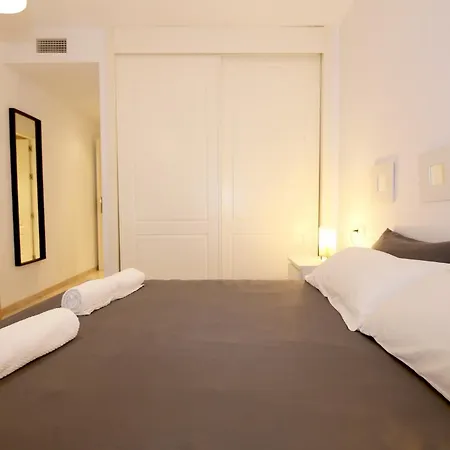 Town Nandy Apartment *